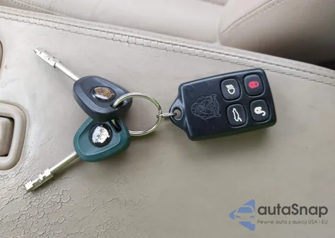 1999 Jaguar Xk8 z USA, uszkodzony, nr VIN SAJGX2044XC033019